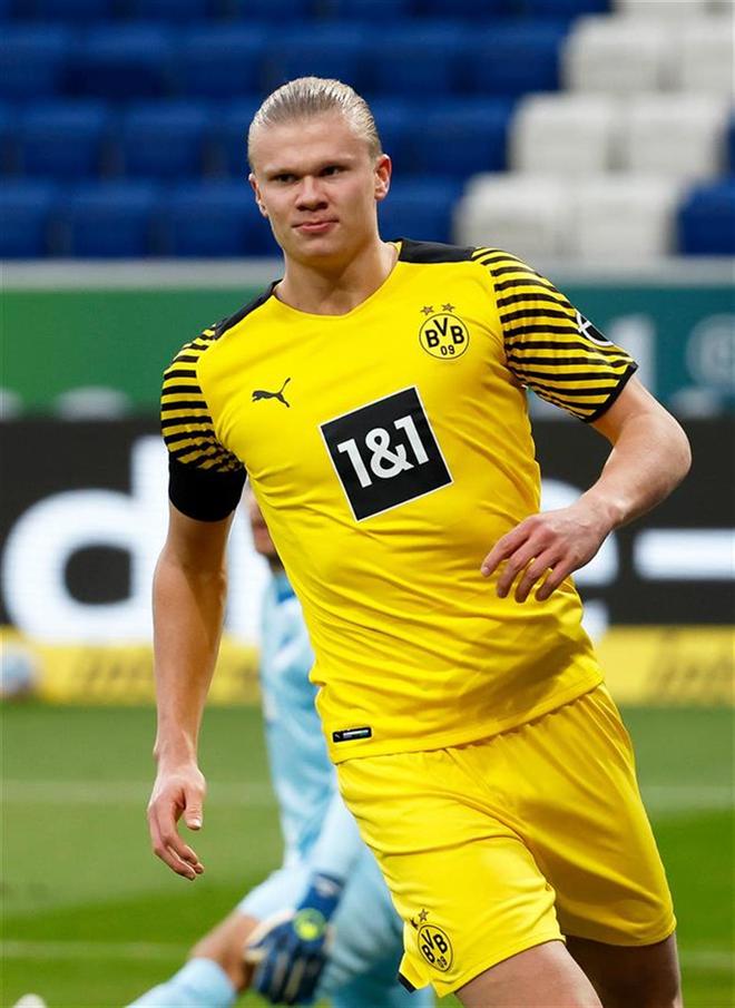 我是个初中生，我的生活是被足球，学习和说唱填满的...（初中生的我：足球、学业和说唱填满每一天）