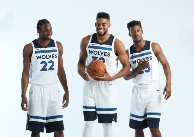 邓弗里斯：老图拉姆是我的偶像；生涯早期我不是最出色的球员（邓弗里斯：老图拉姆是我的榜样，职业起步时期我并不出众）