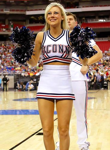 足球报：本土教练担纲国足主帅的可能性大增，邵佳一已报名（足球报：国足主帅本土化趋势明显，邵佳一已报名）