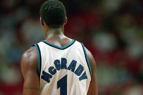 近8次代表西班牙出战正式比赛，奥亚萨瓦尔贡献7球6助攻（奥亚萨瓦尔近8场代表西班牙出战，斩获7球6助攻）