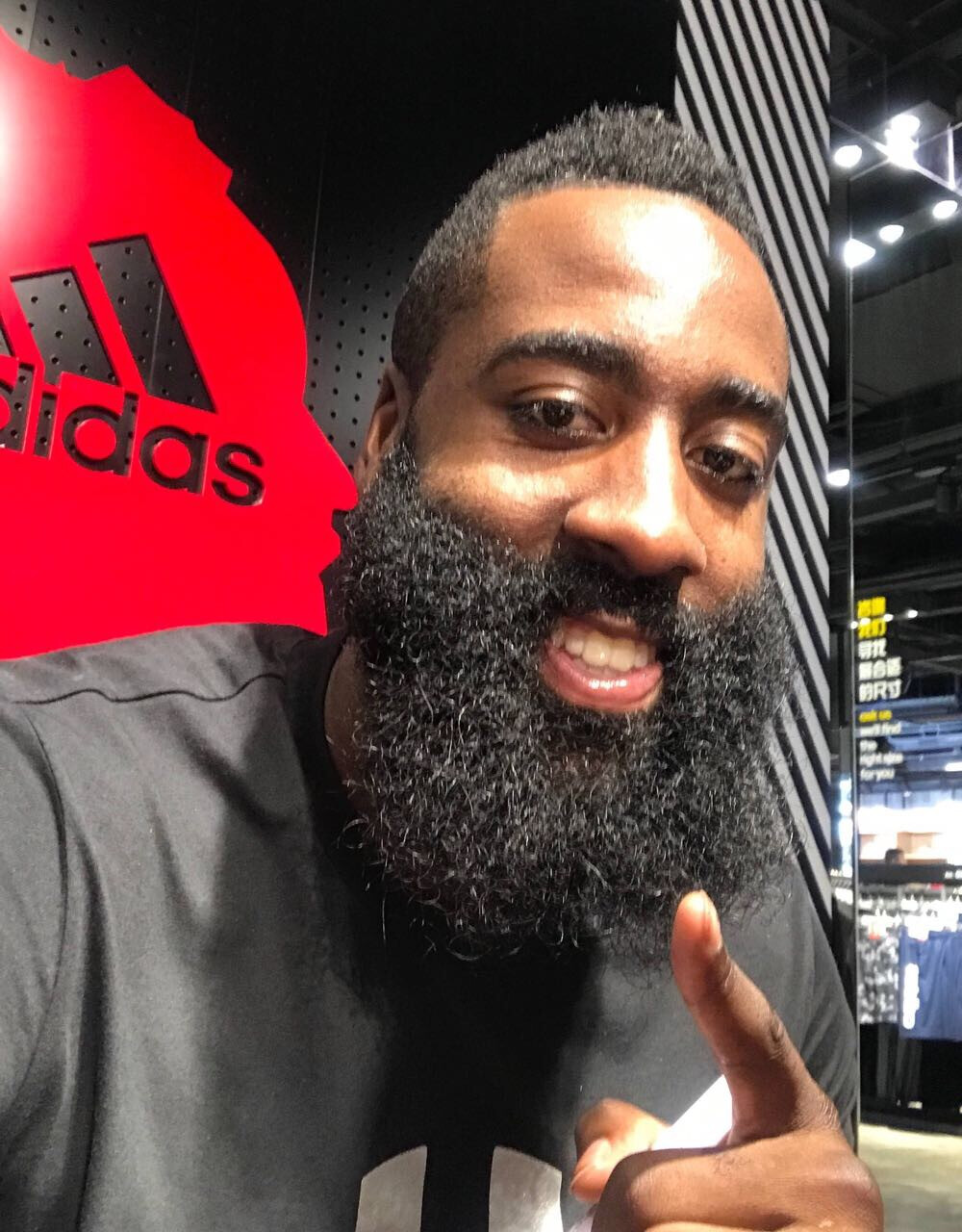 官方：德利赫特力压B费和阿马德，当选曼联11月最佳球员（曼联官宣：德利赫特压过B费和阿马德，荣膺11月队内最佳球员）