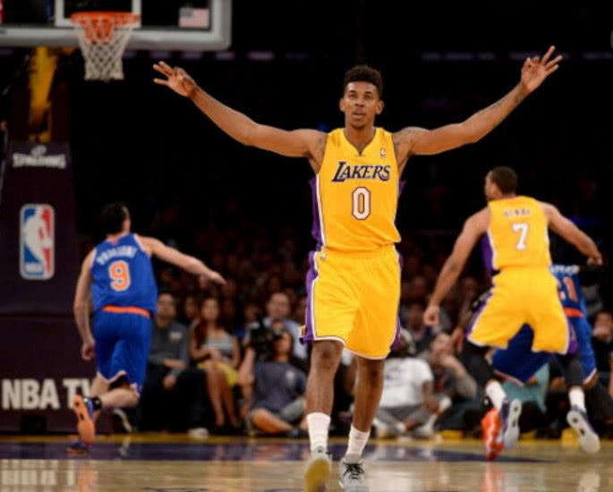 NBA精彩回放：勇士绝杀太阳,（重温NBA高光瞬间：勇士压哨击败太阳）