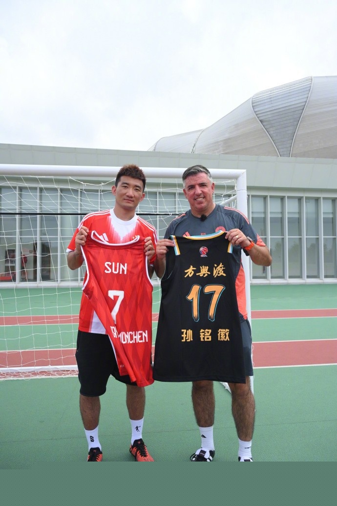 反转？重回女排执教？郎平发声，官宣决定，赖亚文等到，赵勇看懂（反转在即？郎平回应是否回归女排执教：最新决定官宣，赖亚文等来结果，赵勇看明白了）